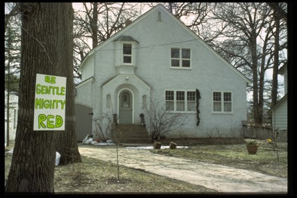 246 Kingston Crescent - Be Gentle Mighty Red